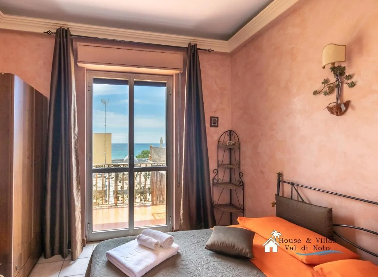 Dimora In Riva Al Mare Apartment
